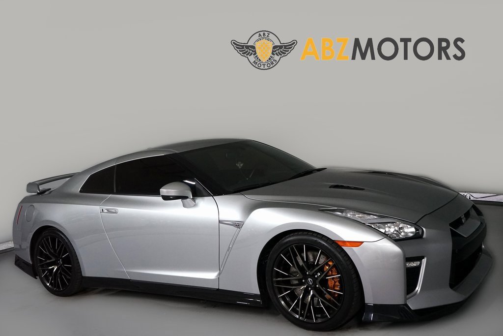 Used 2023 Nissan GT-R Premium w/ Premium Interior Package image 1
