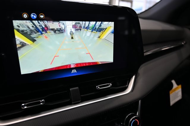 New 2026 Chevrolet Equinox LT w/ Convenience Package II image 16