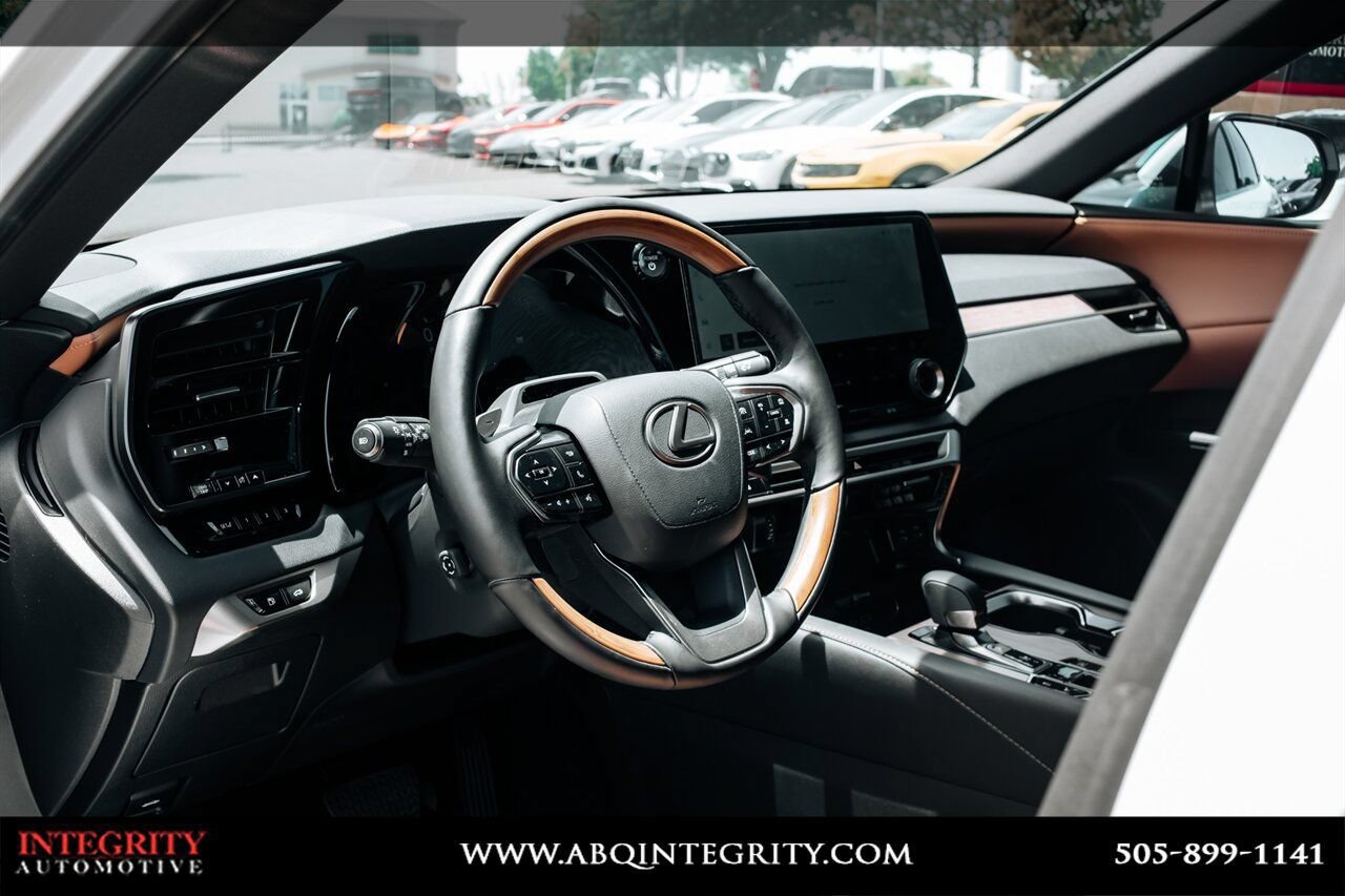 Used 2026 Lexus RX 450h AWD w/ Convenience Package image 16