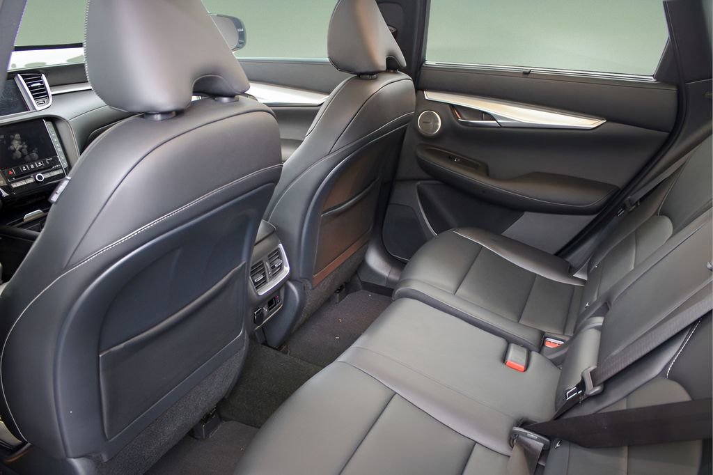 Used 2021 INFINITI QX50 Sensory image 17