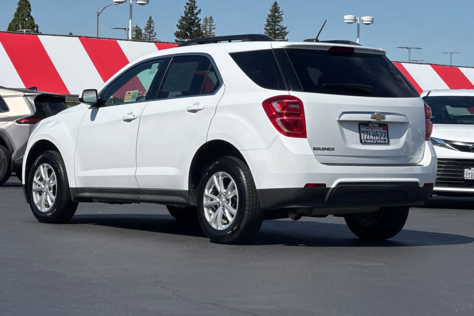 Used 2017 Chevrolet Equinox LT w/ Convenience Package FWD image 7