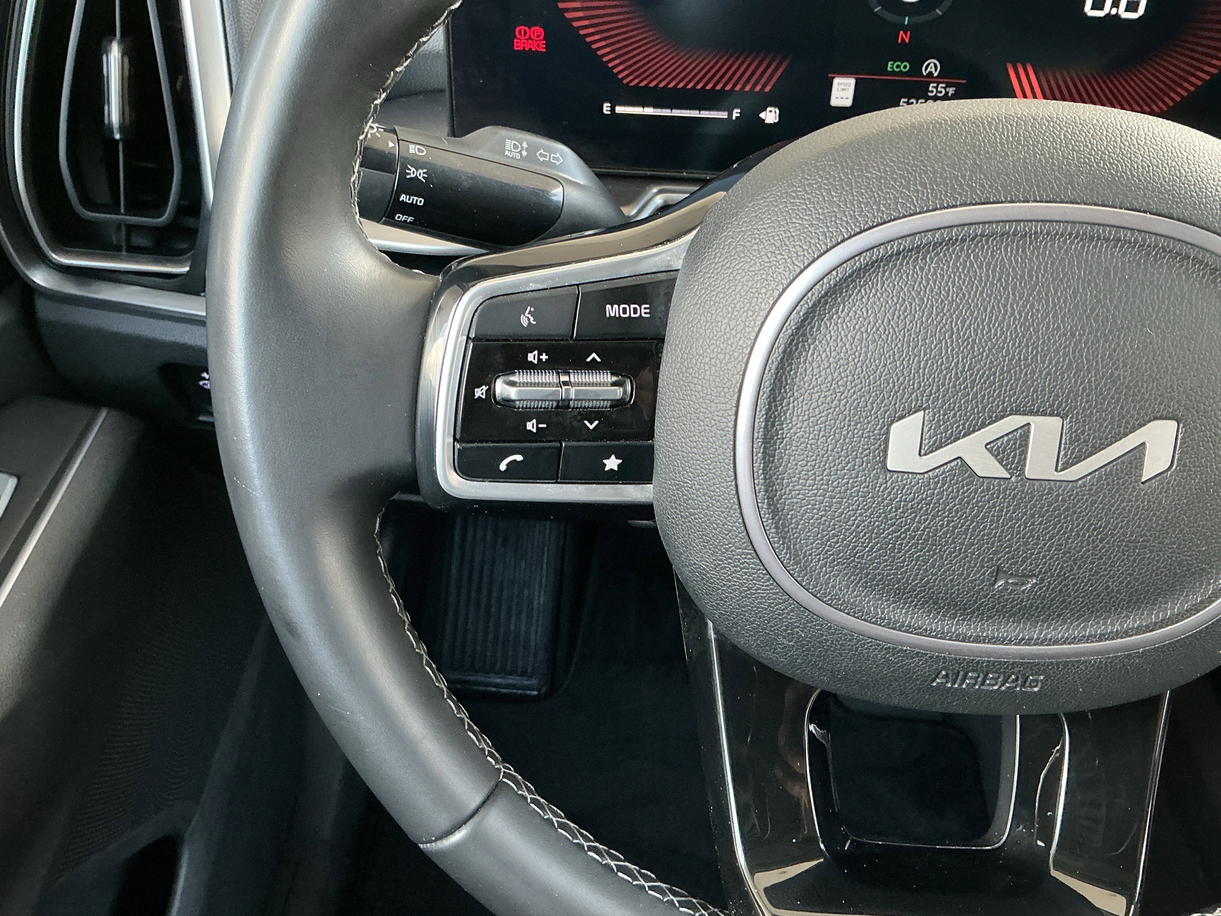 Used 2024 Kia Sorento S image 12