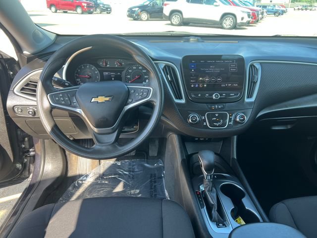 Used 2023 Chevrolet Malibu LS FWD image 16