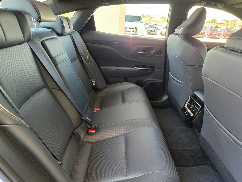 Used 2025 Toyota Crown Platinum AWD/4WD image 25
