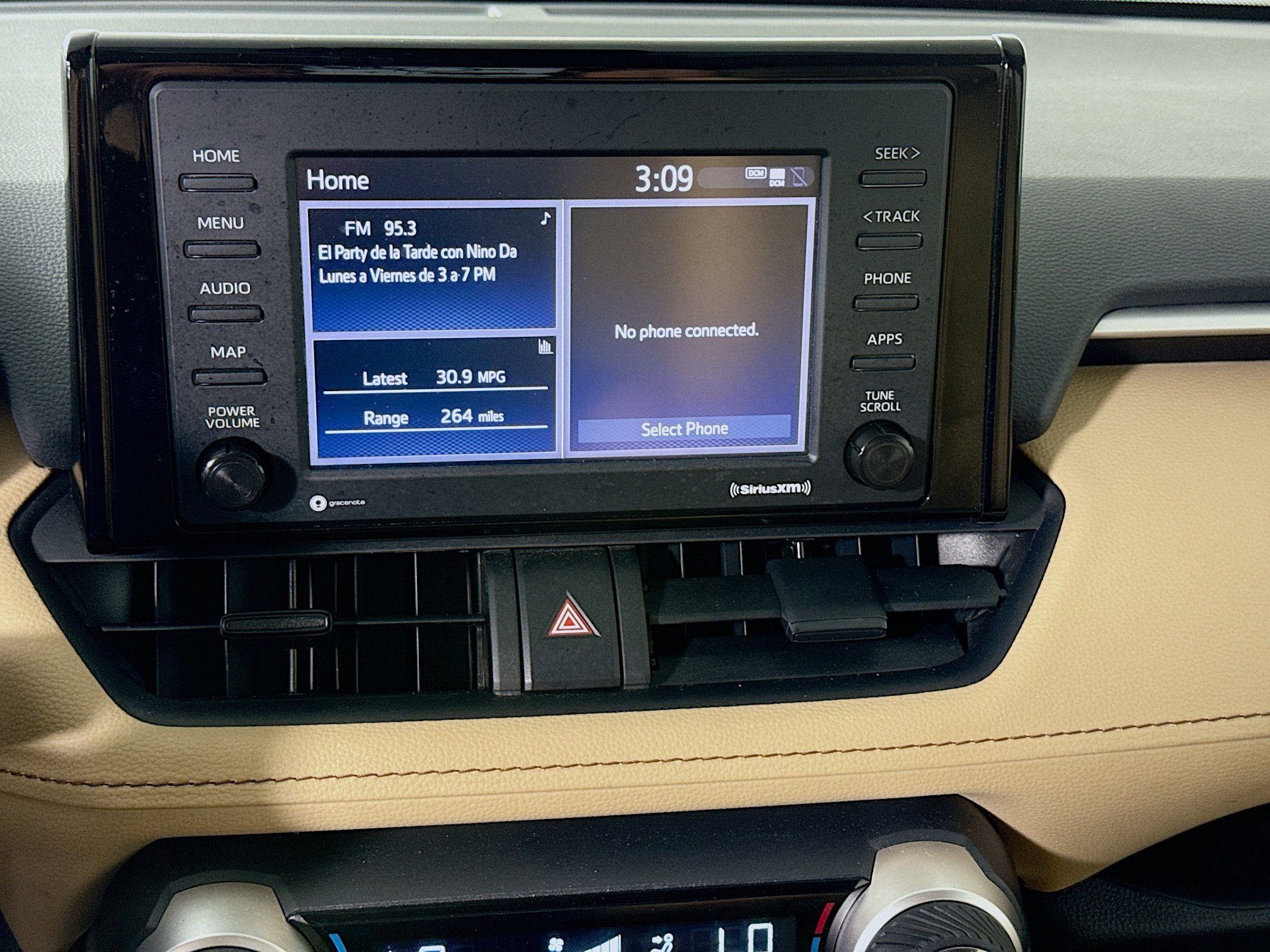 Used 2022 Toyota RAV4 LE image 23