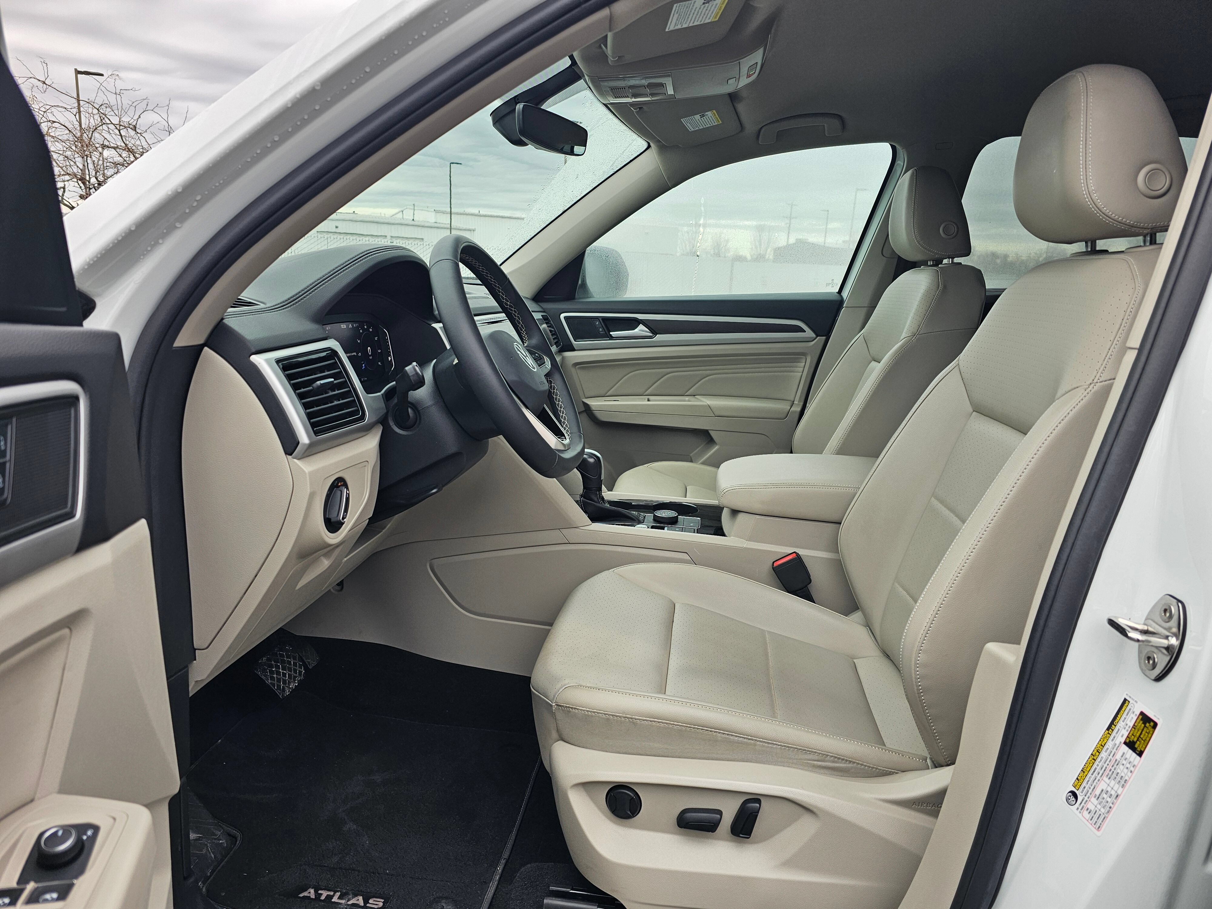 Used 2023 Volkswagen Atlas SE AWD/4WD image 44