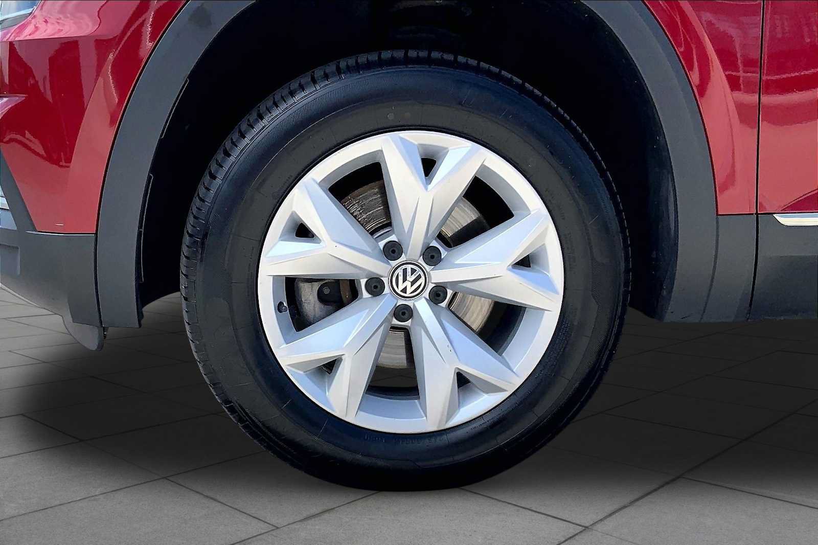 Used 2018 Volkswagen Atlas SEL AWD/4WD image 11