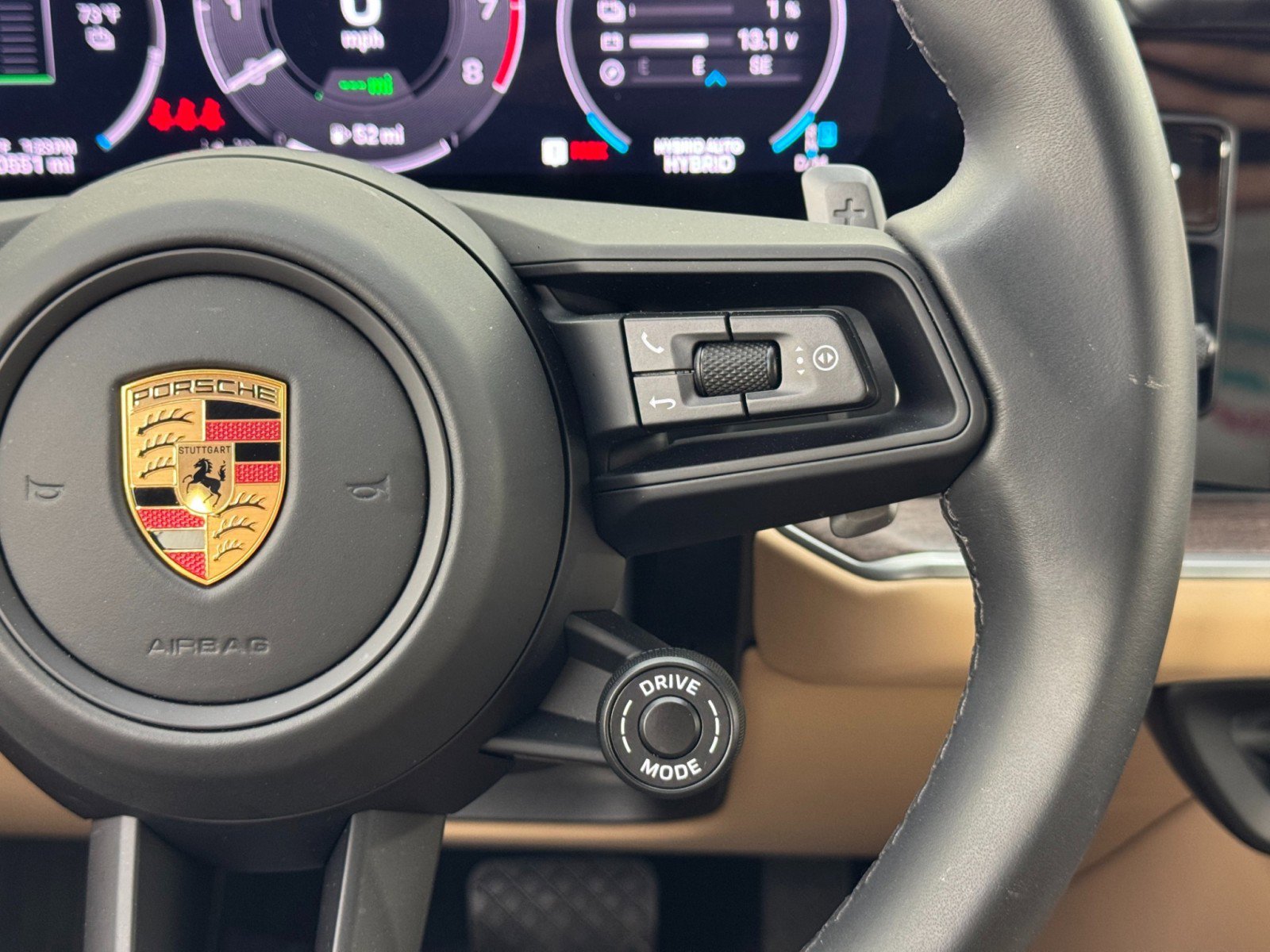 Used 2025 Porsche Cayenne E-Hybrid image 23