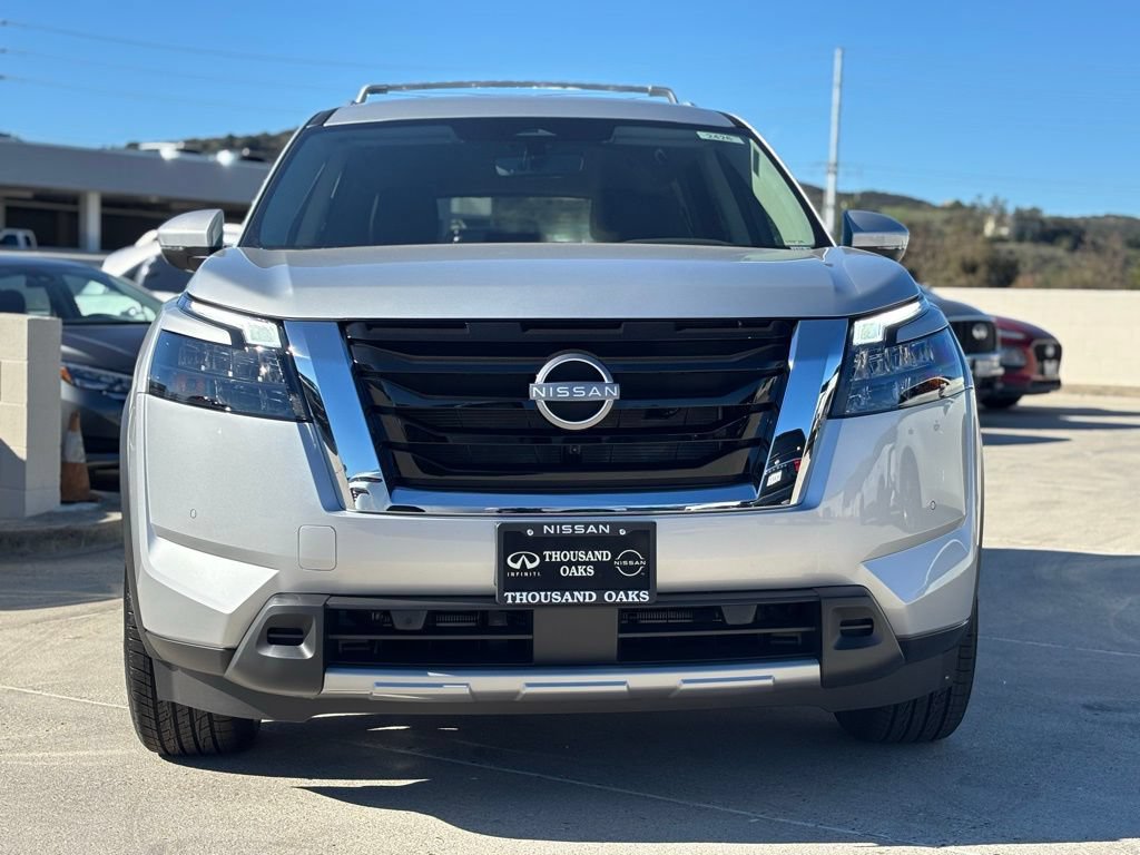New 2025 Nissan Pathfinder SL w/ Cargo Package AWD/4WD image 6