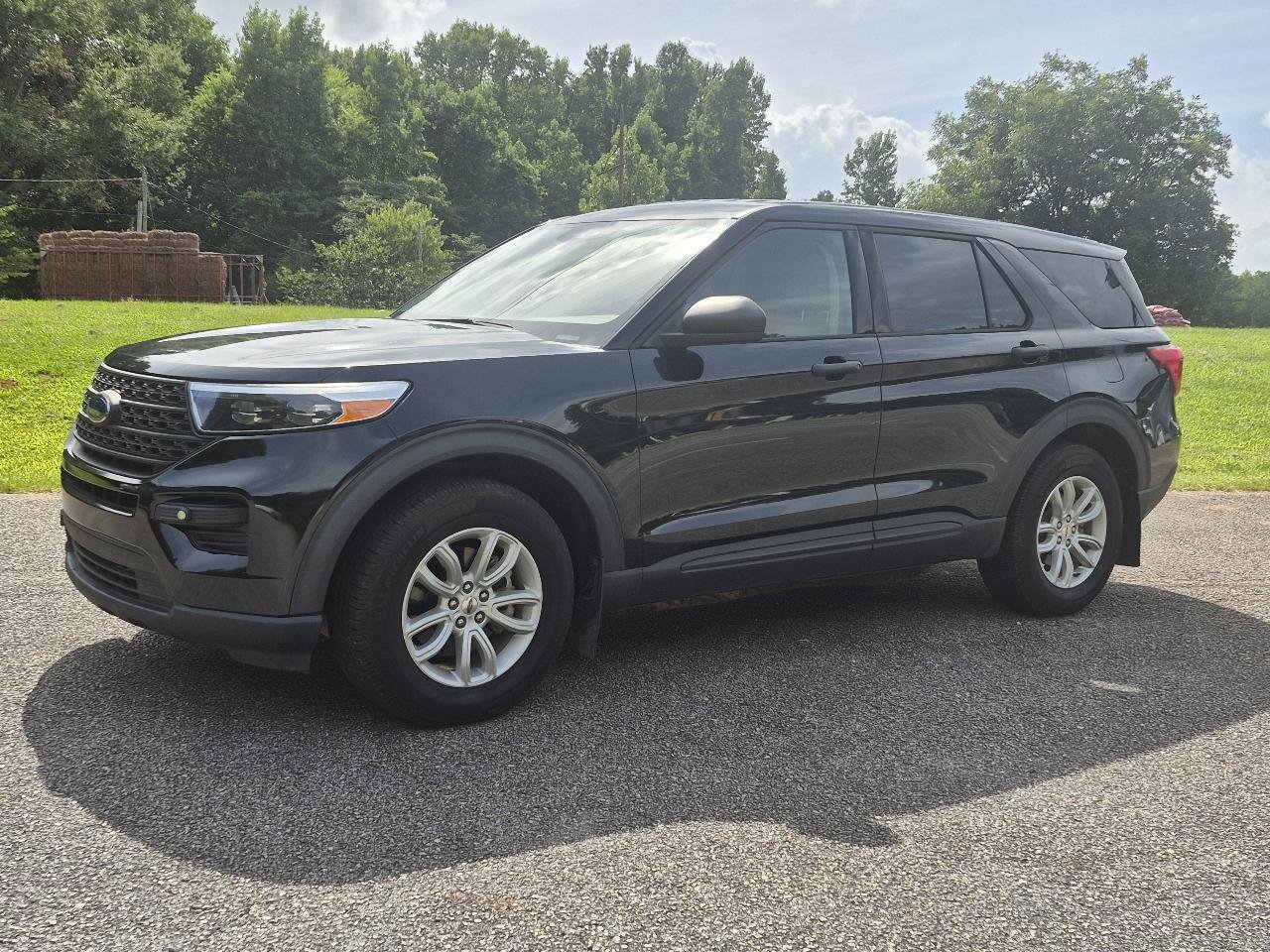 Used 2021 Ford Explorer 4WD w/ Class III Trailer Tow Package image 4