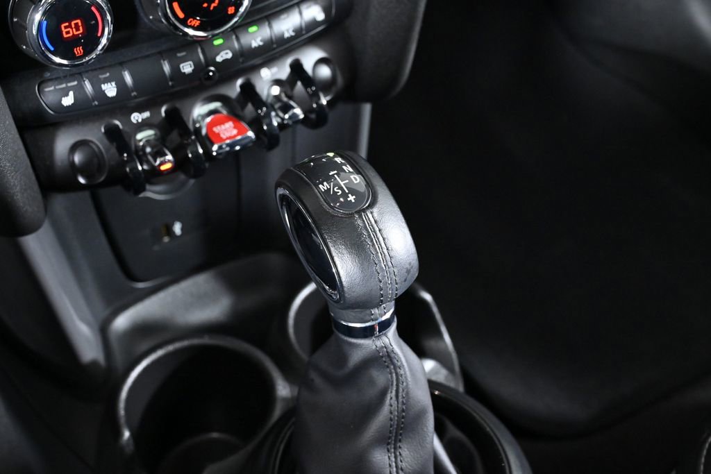 Used 2019 MINI Cooper 2-Door Hardtop w/ Signature Upholstery Package image 18