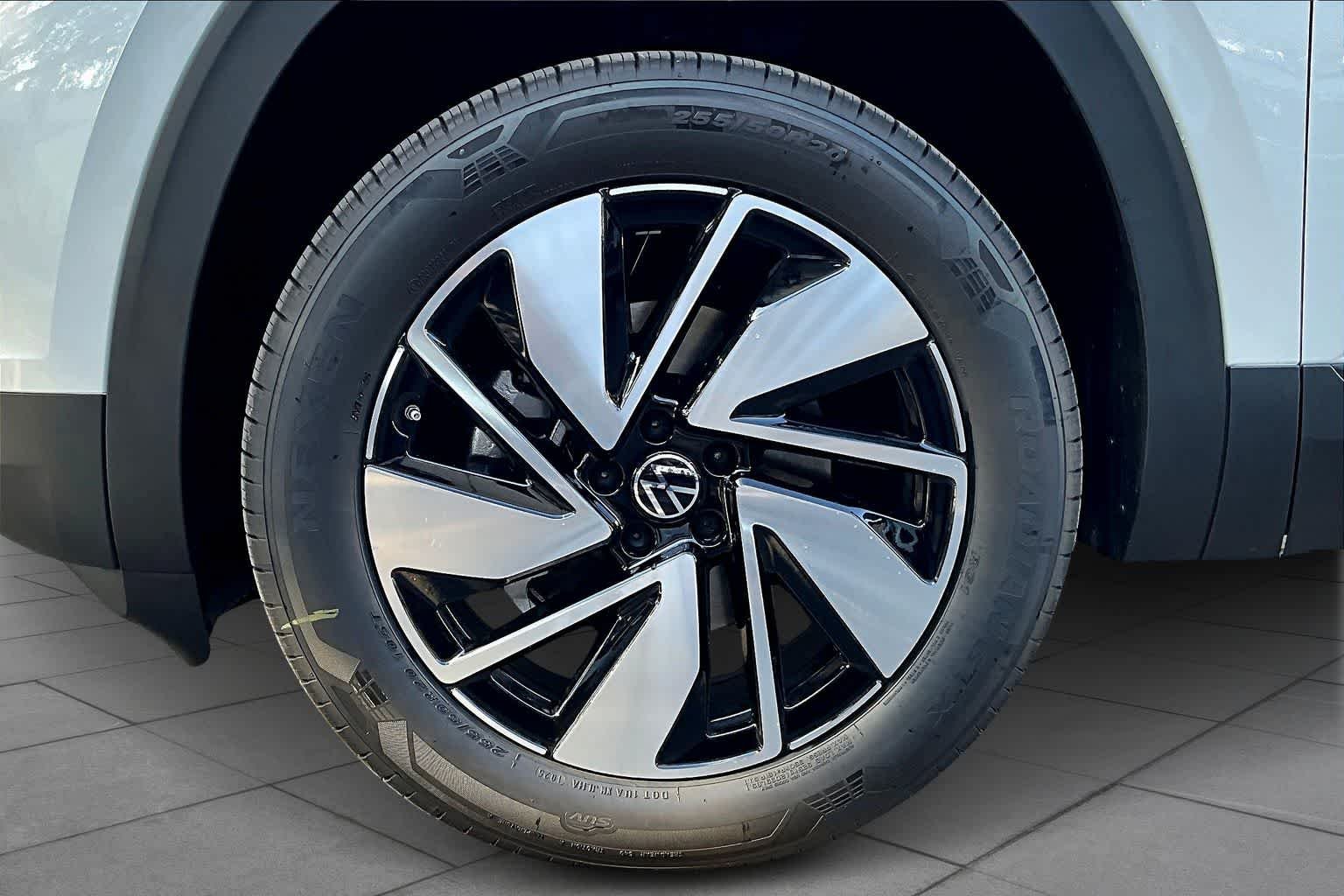 New 2026 Volkswagen Atlas SE FWD image 11
