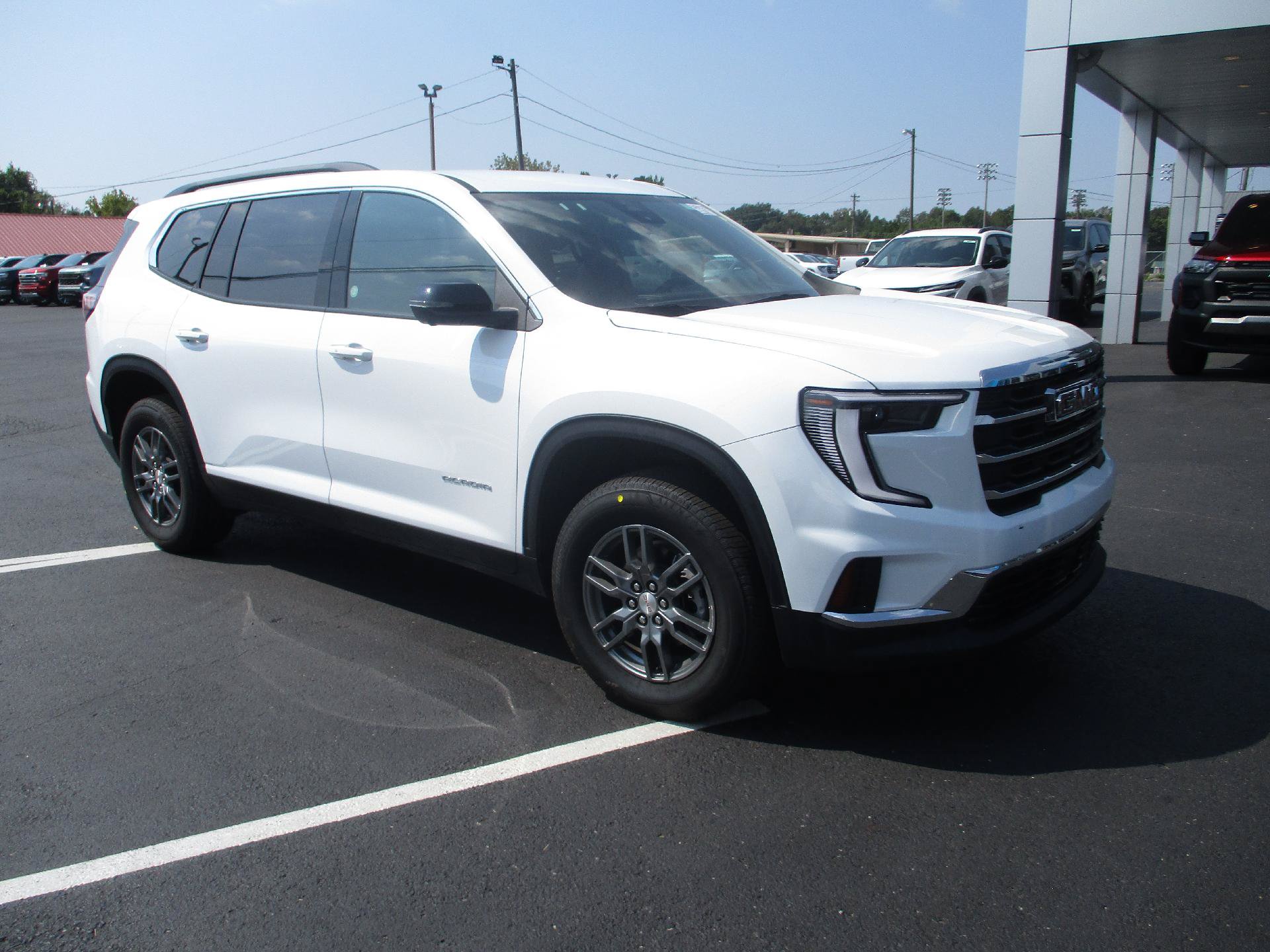 Used 2025 GMC Acadia Elevation FWD image 9