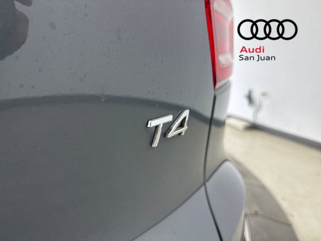 Used 2022 Volvo XC40 T4 R-Design w/ Advanced Package image 13