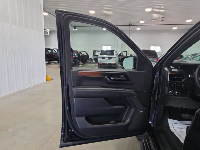 Used 2025 GMC Yukon XL Denali AWD/4WD image 22