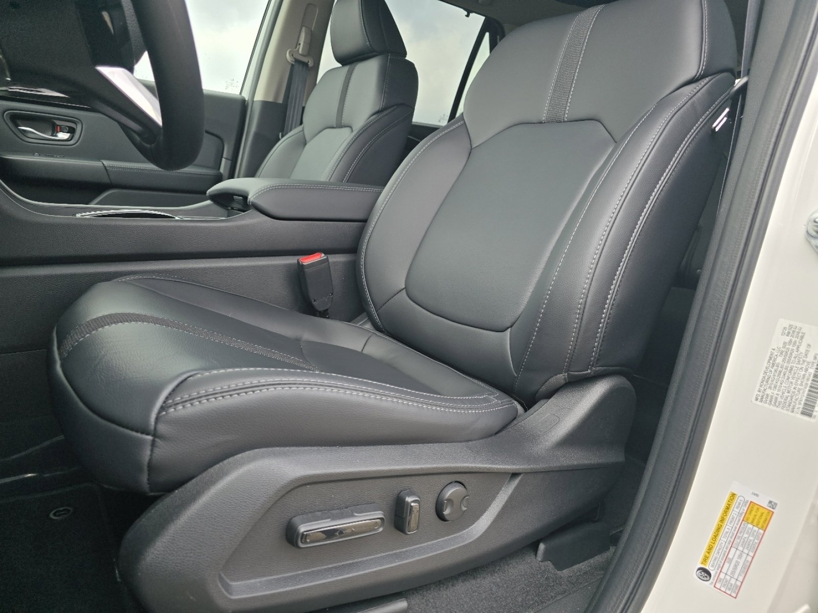 New 2025 Honda Pilot Touring image 24