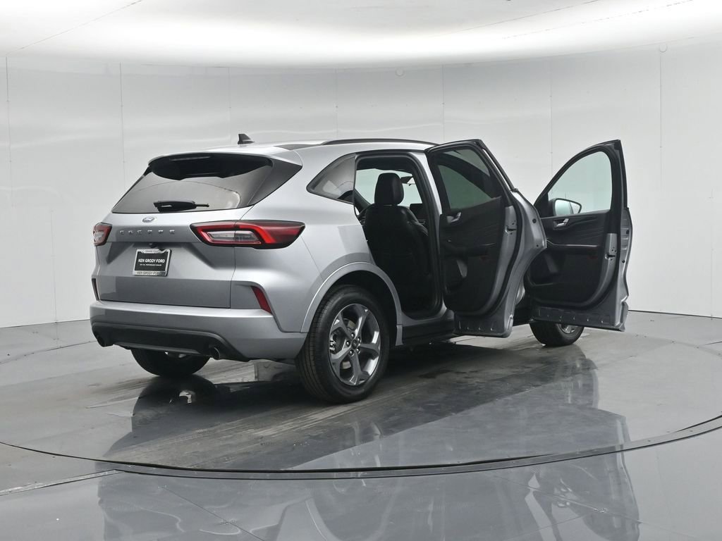 Certified 2024 Ford Escape ST-Line w/ Cold Weather Package image 33