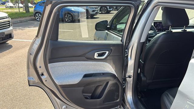 Used 2022 Jeep Compass Latitude AWD/4WD image 20