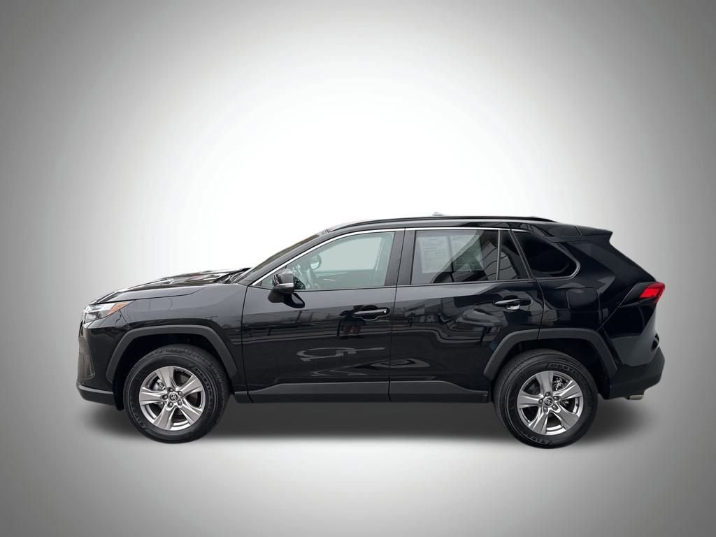 Used 2025 Toyota RAV4 XLE image 2