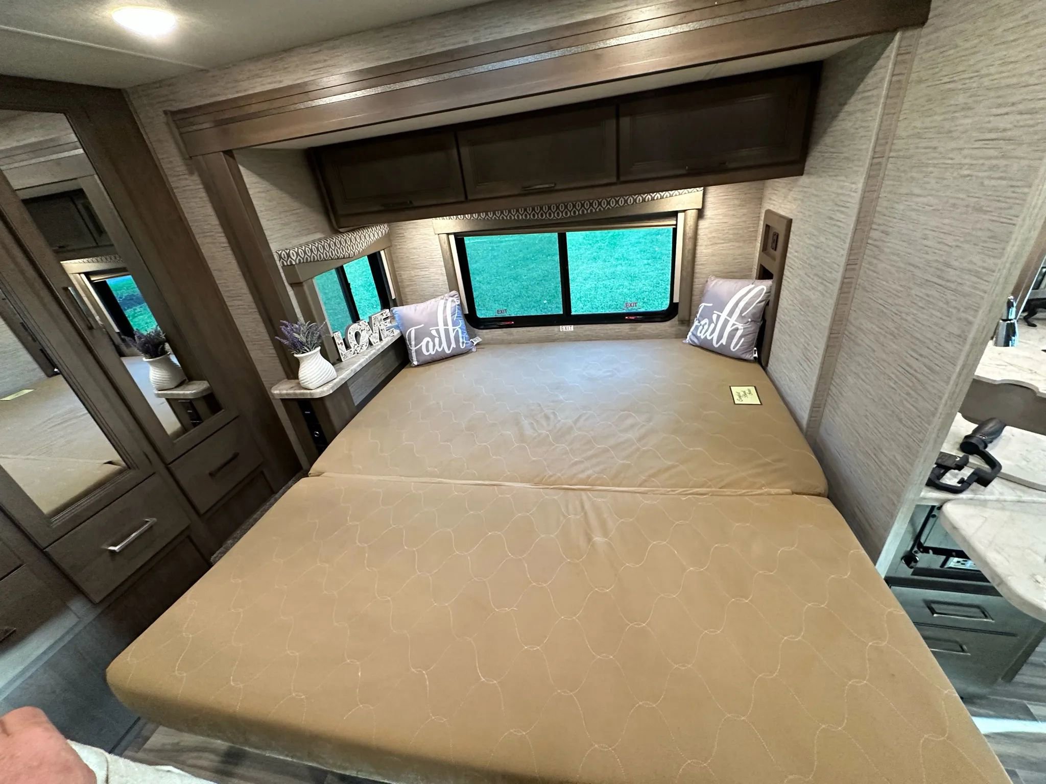 Used 2021 Ford E-450 and Econoline 450 Super Duty w/ Motorhome Prep Package image 55