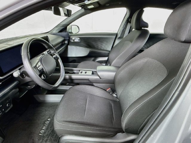 Certified 2024 Hyundai Ioniq 6 SE RWD image 6