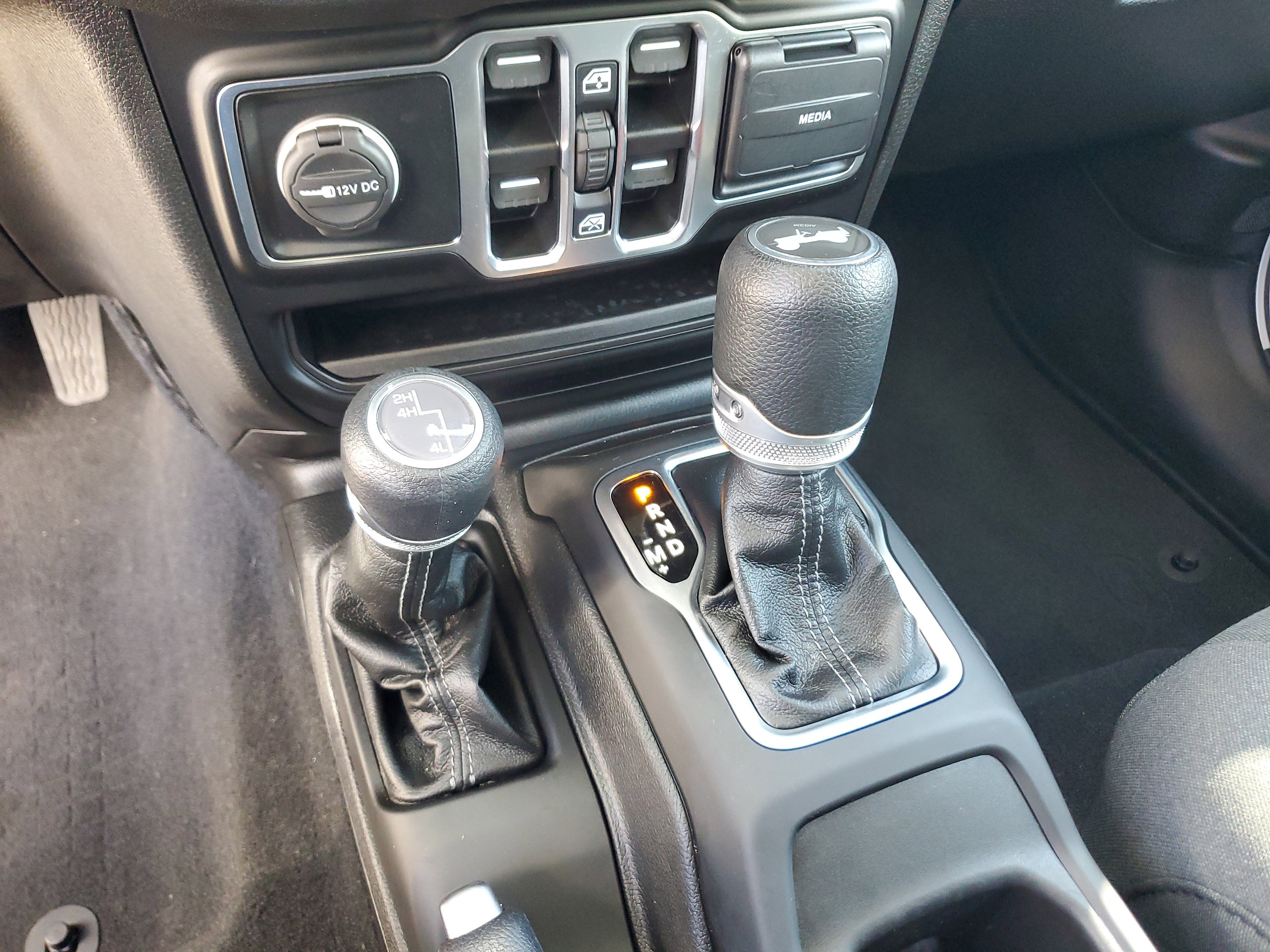 Used 2024 Jeep Wrangler Sport image 26