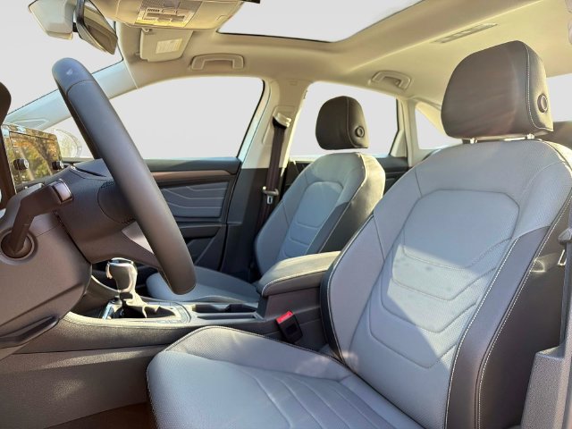 New 2027 Volkswagen Jetta SEL FWD image 18