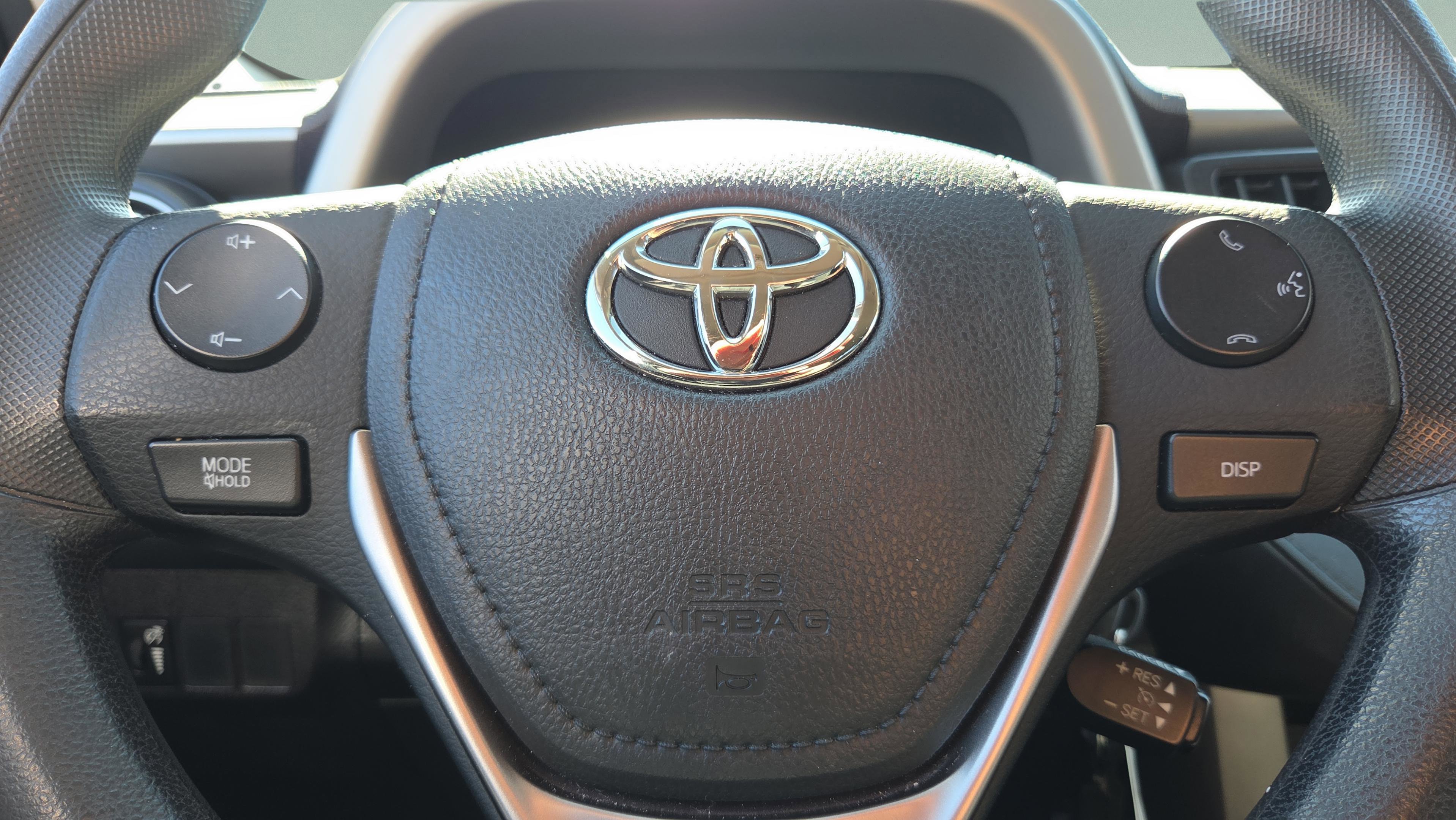 Used 2016 Toyota RAV4 LE image 32