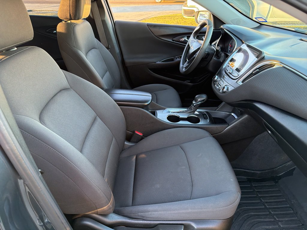 Used 2021 Chevrolet Malibu LT FWD image 14