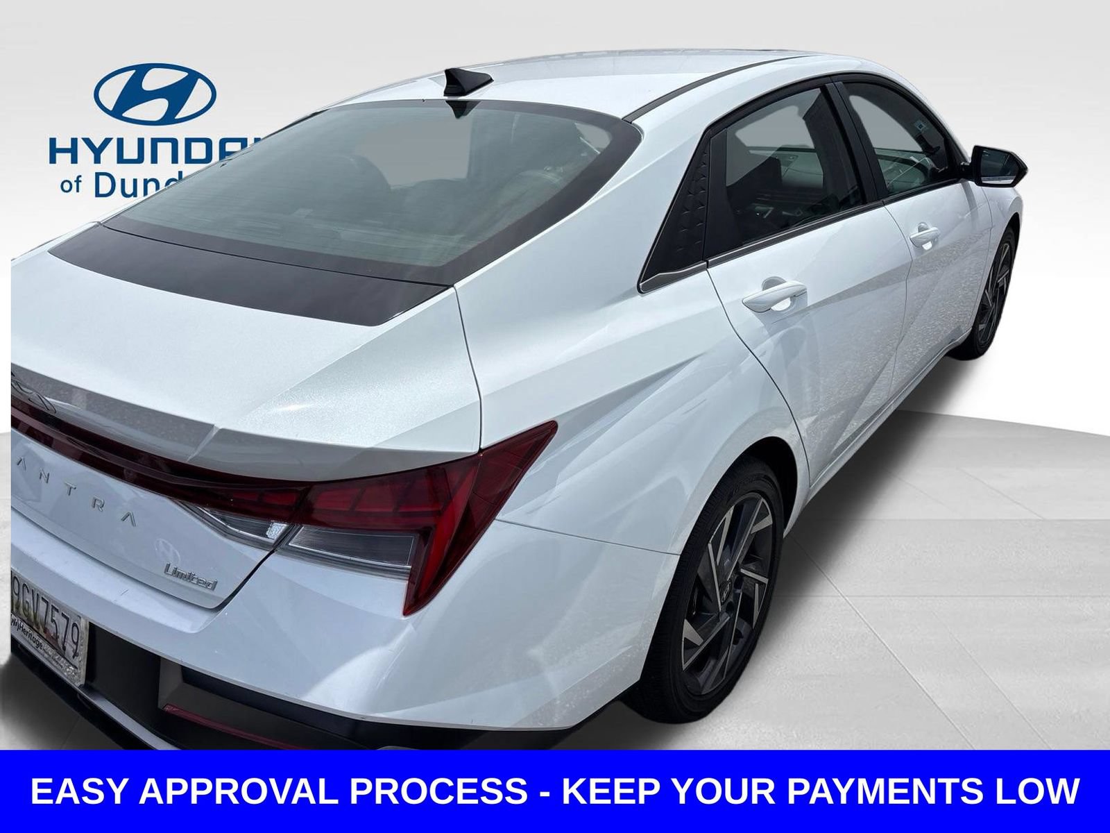 Used 2025 Hyundai Elantra Limited FWD image 5