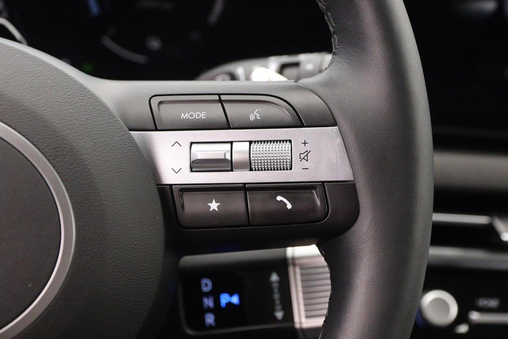 Used 2025 Hyundai Tucson Limited image 14