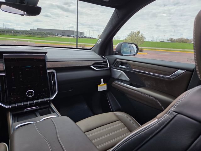 New 2026 GMC Acadia Denali Ultimate AWD/4WD image 50