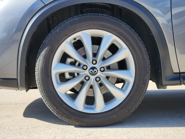 Used 2019 INFINITI QX50 Essential w/ Premium Heat Package image 11