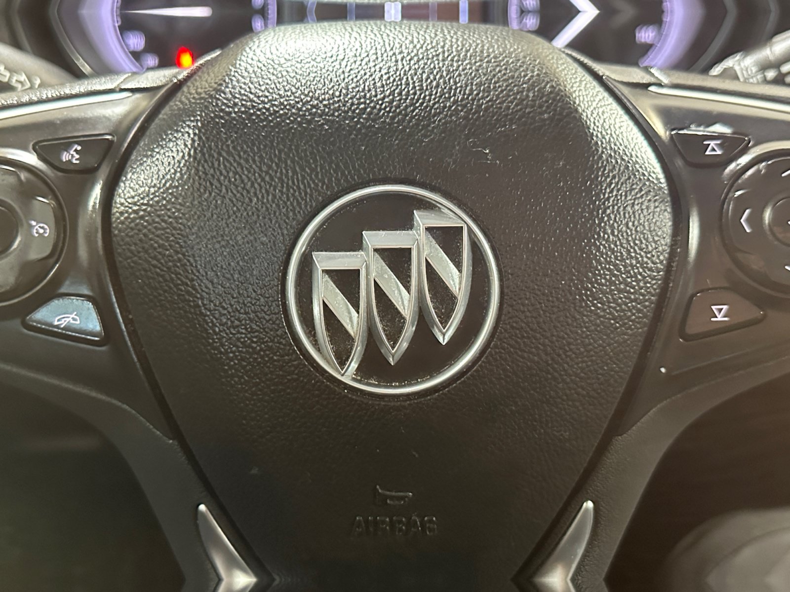 Used 2019 Buick Envision Essence FWD image 25