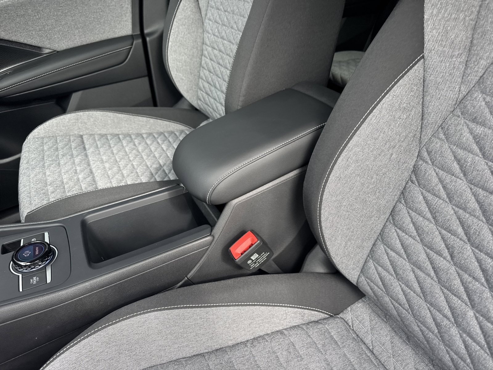 New 2026 Volkswagen Tiguan S FWD image 15