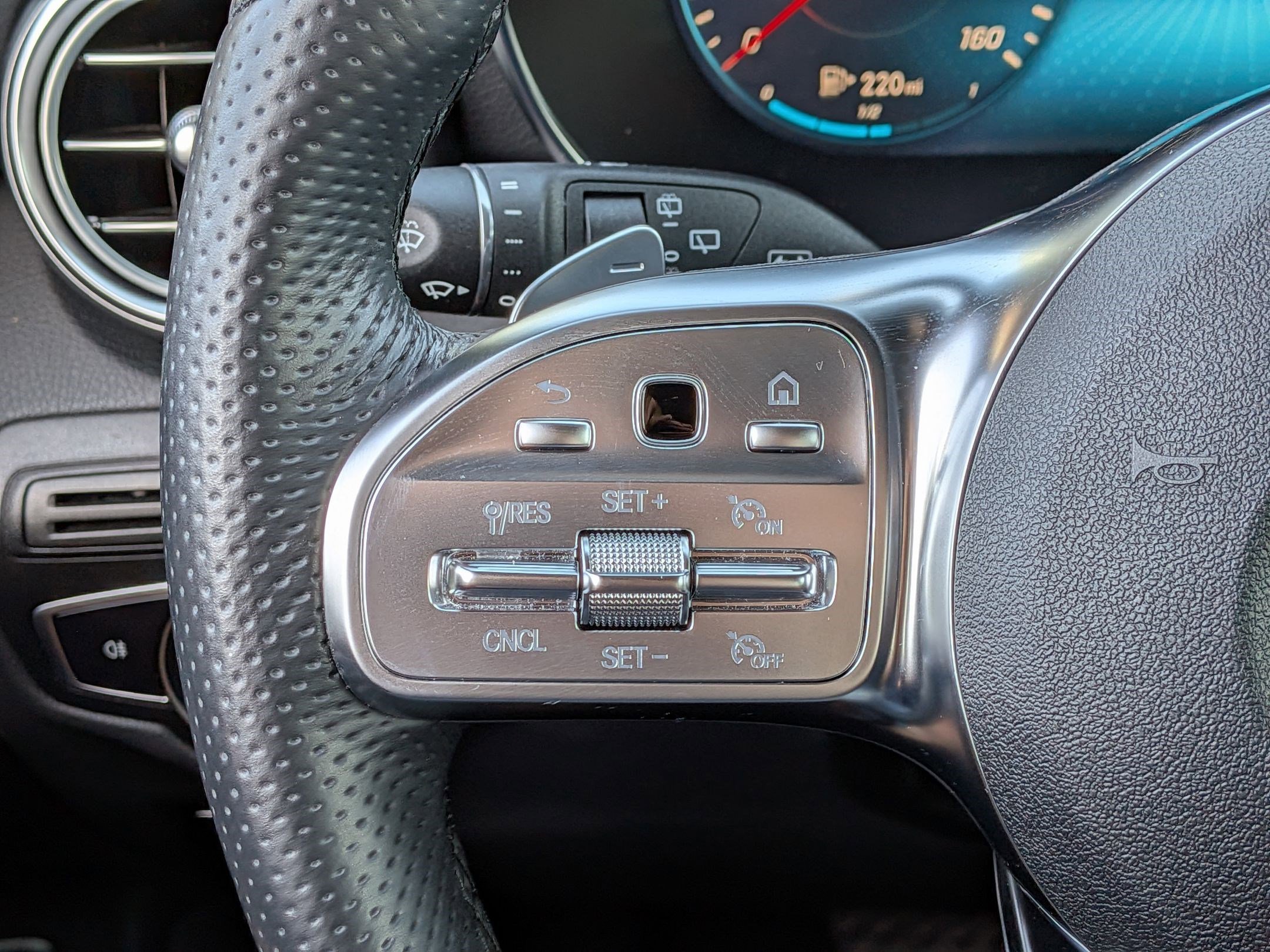Used 2022 Mercedes-Benz GLC 300 4MATIC image 15