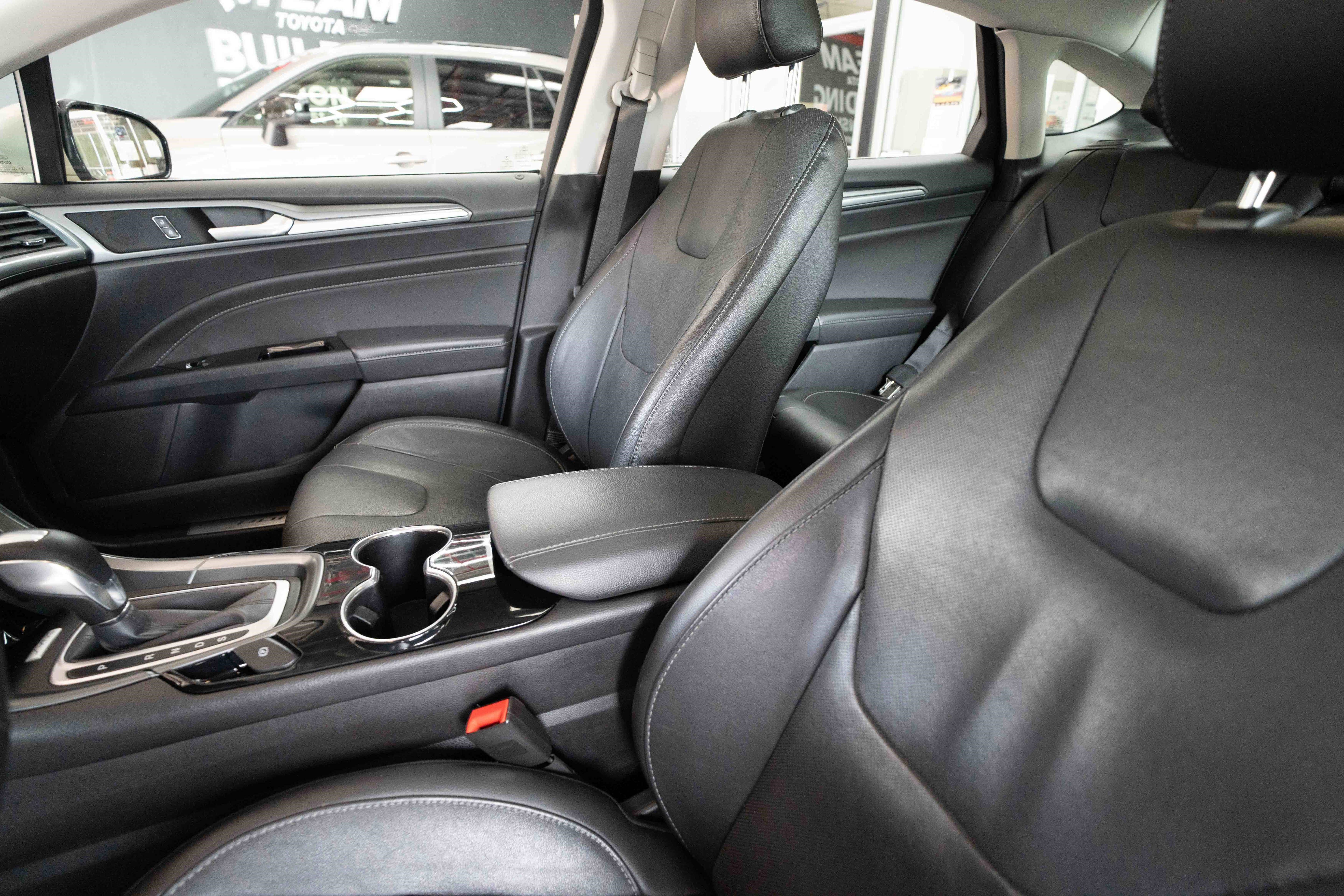 Used 2016 Ford Fusion Titanium image 10