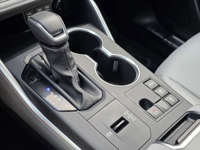 Used 2026 Toyota Highlander XLE image 18