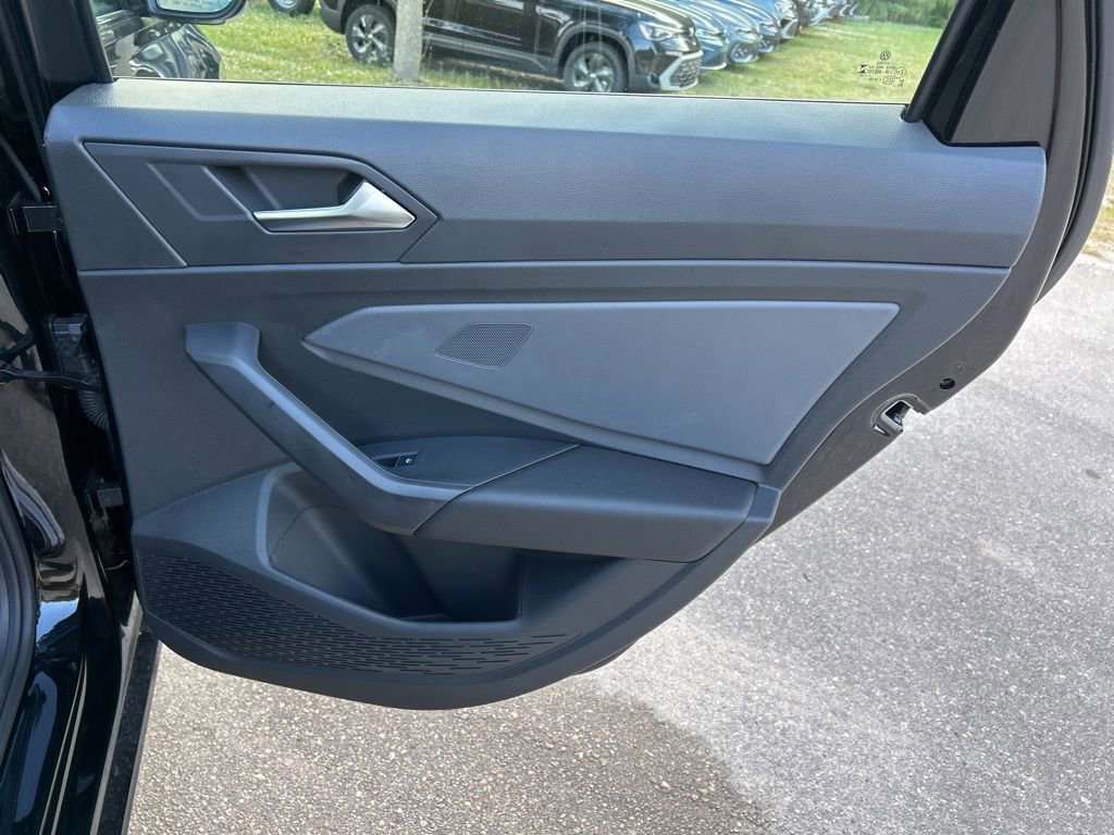 Used 2025 Volkswagen Jetta SE w/ Sunroof Package image 47