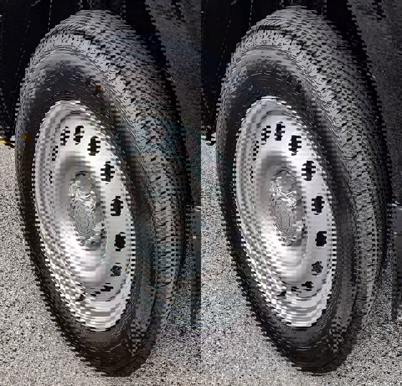 Used 2024 Ford Maverick XL image 9