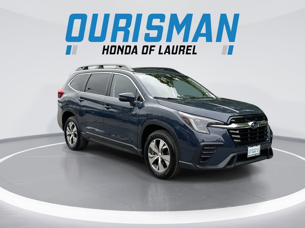 Used 2023 Subaru Ascent Premium AWD/4WD image 2