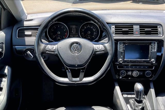 Used 2017 Volkswagen Jetta SEL FWD image 5