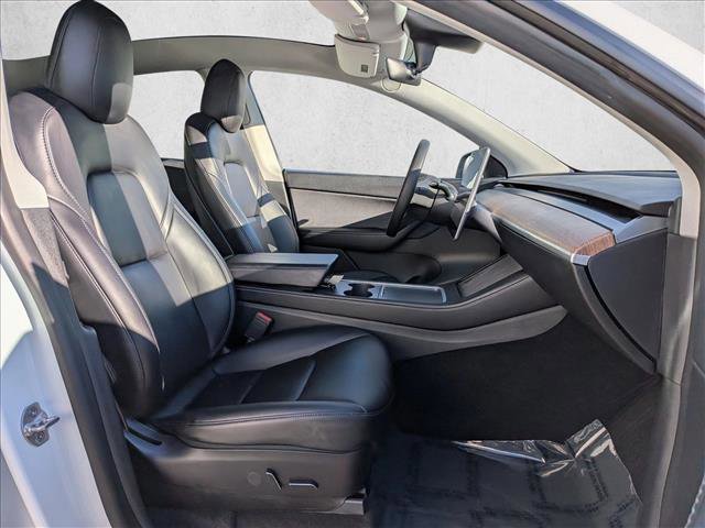 Used 2022 Tesla Model Y Long Range image 24