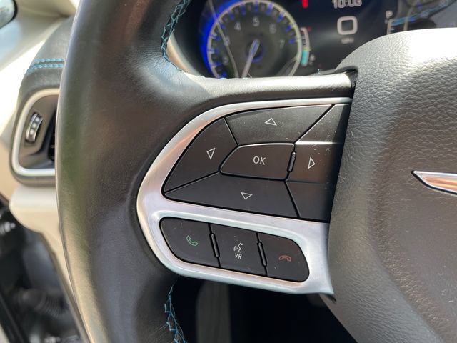 Used 2021 Chrysler Pacifica Touring-L FWD image 31