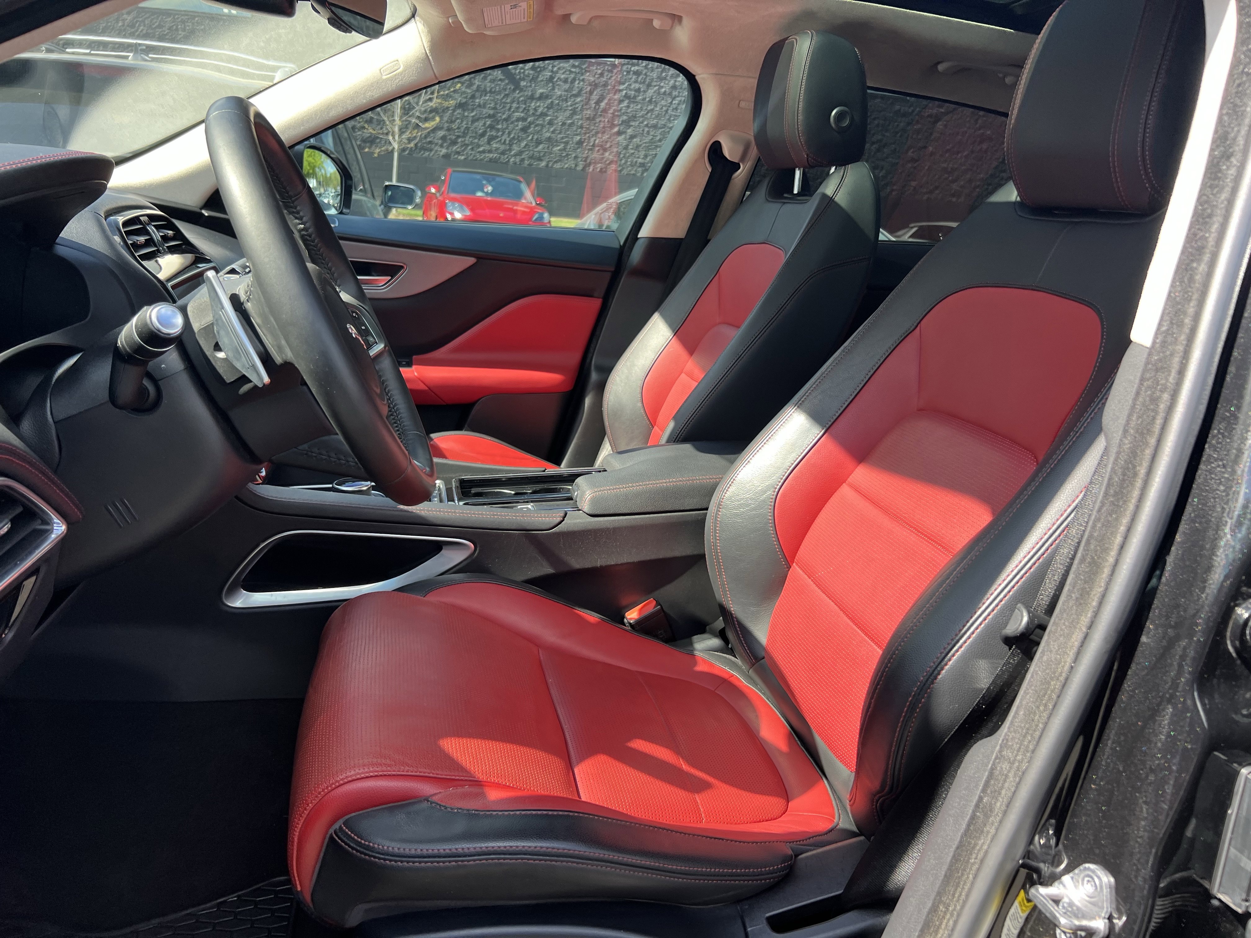 Used 2020 Jaguar F-PACE Checkered Flag image 14