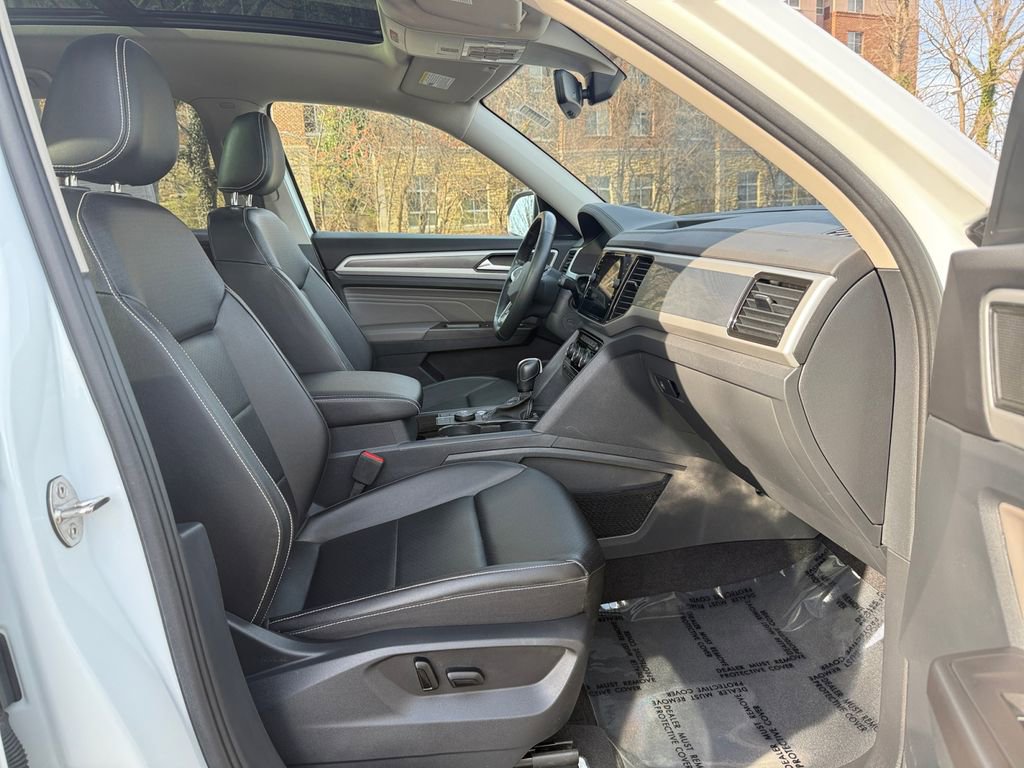 Used 2022 Volkswagen Atlas SEL R-Line image 32