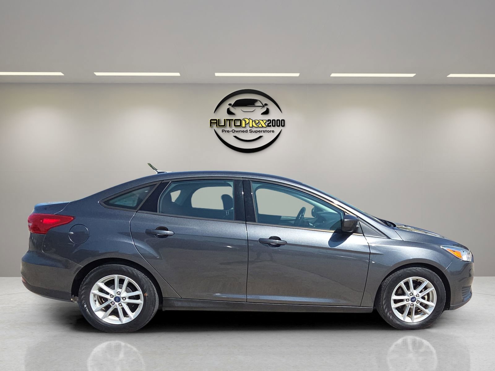 Used 2018 Ford Focus SE image 8