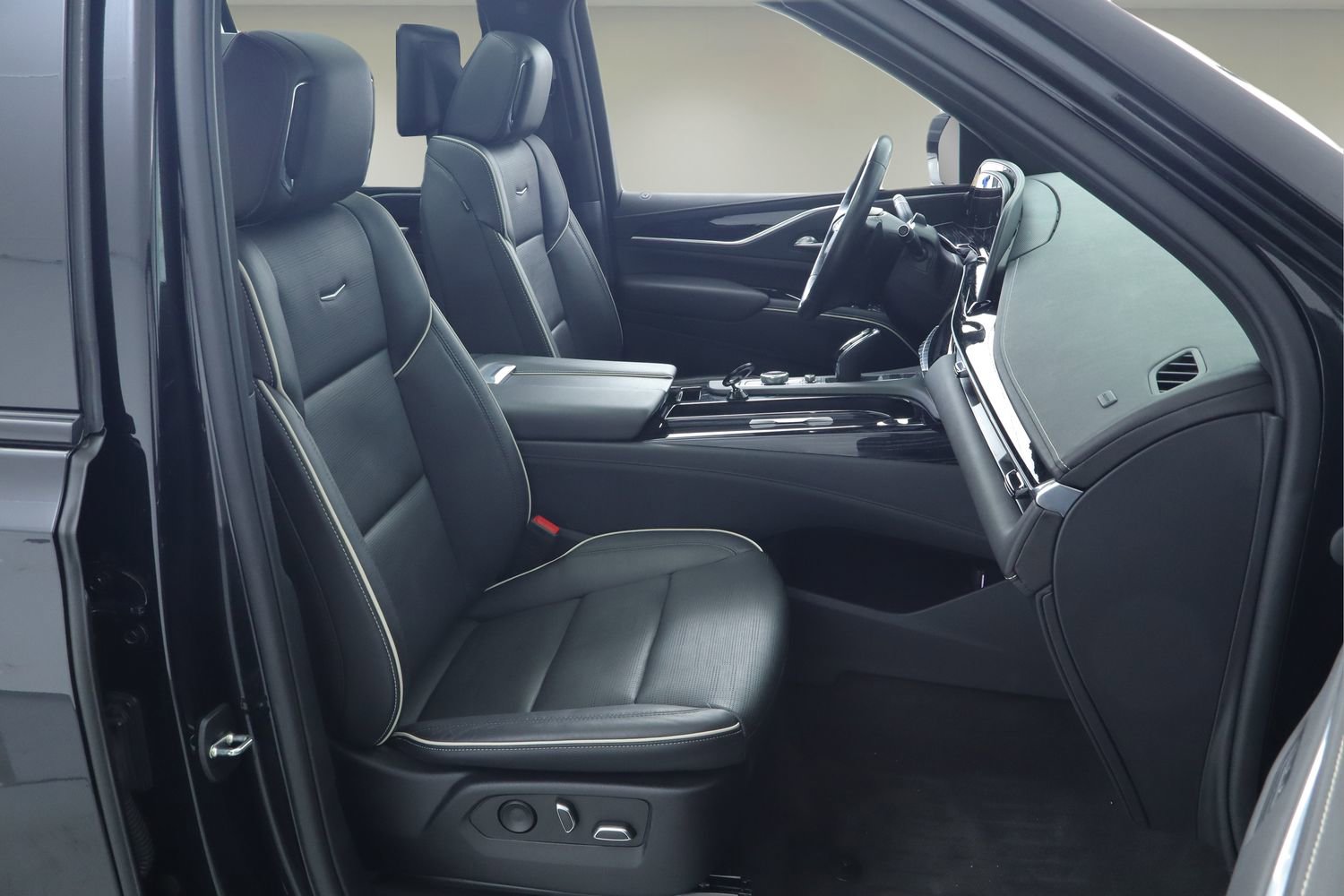 Used 2023 Cadillac Escalade Sport w/ Touring Package image 32