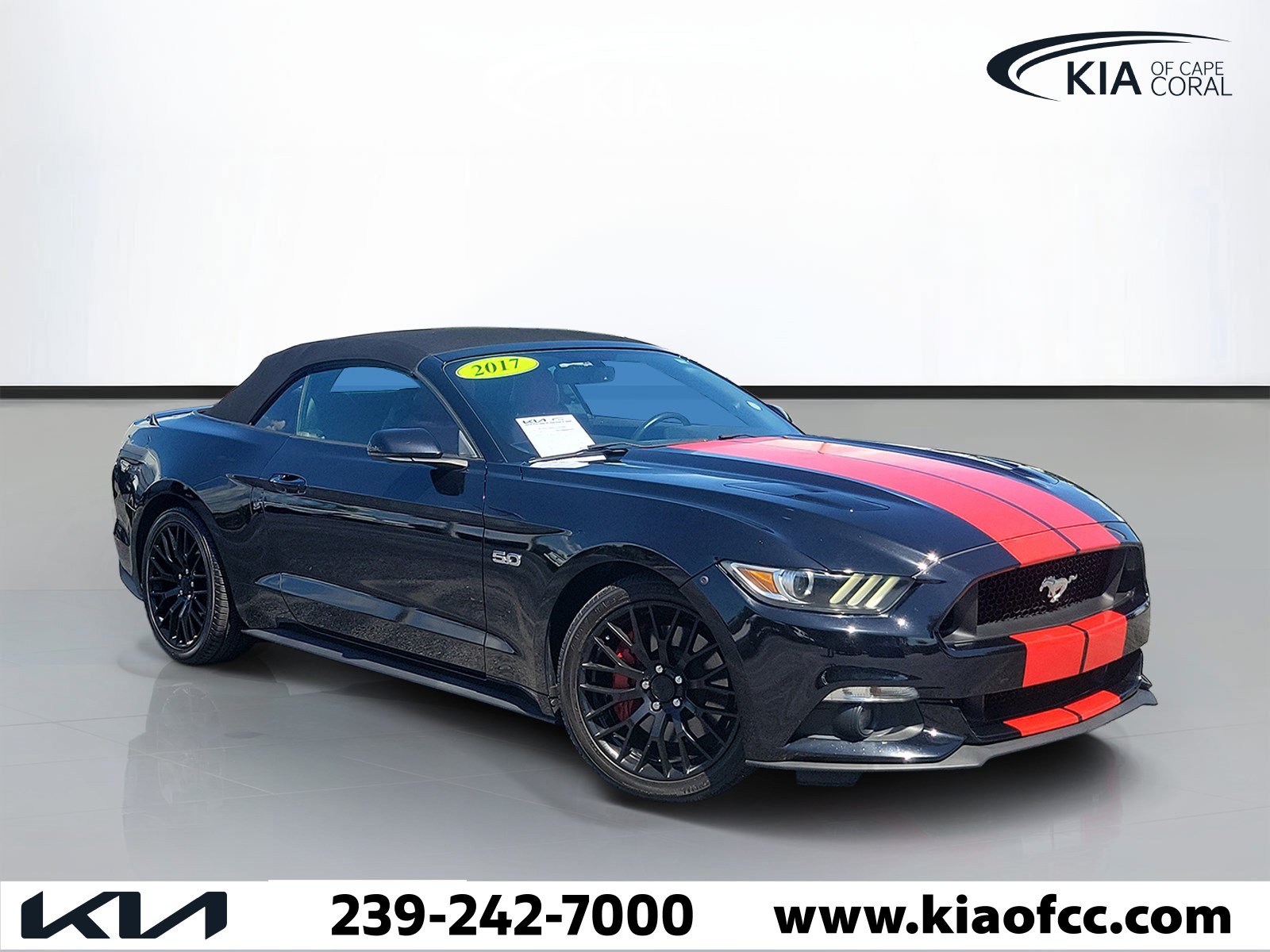 Used 2017 Ford Mustang GT Premium RWD image 1