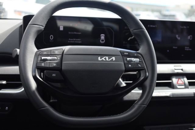 Used 2025 Kia K4 EX image 12